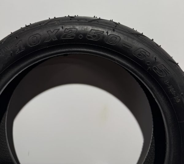 10 x 2.5 - 6.5 On Road Tyre - Image 2
