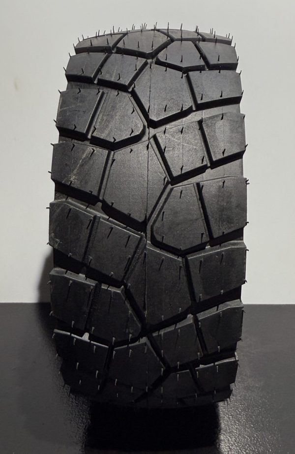 9 x 3.0 - 5.5 Off Road Tyre - Image 2