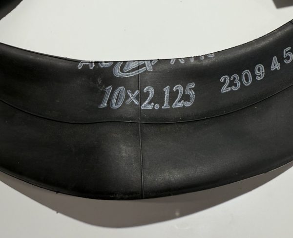 10 x 2.125 Inner Tube Straight Valve - Image 2