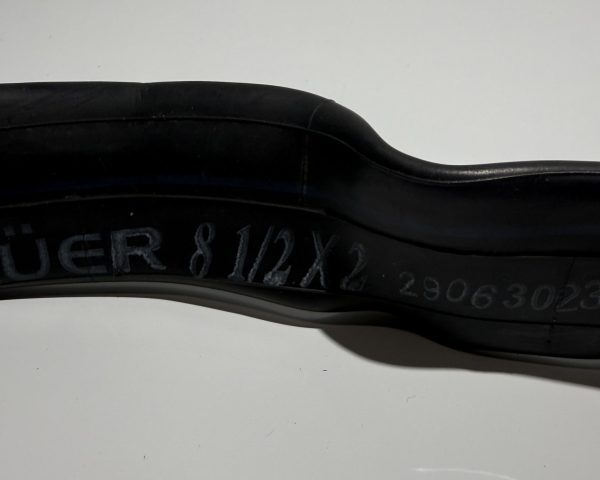 8.5 x 2 Inner Tube 90° Valve - Image 3